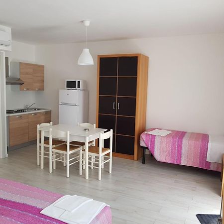 Duna Camere Con Bagno Lido Adriano Εξωτερικό φωτογραφία