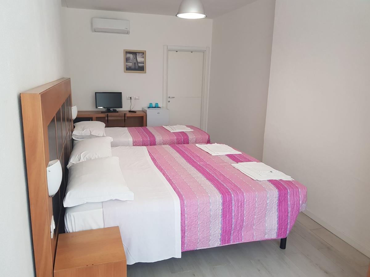 Duna Camere Con Bagno Lido Adriano Εξωτερικό φωτογραφία